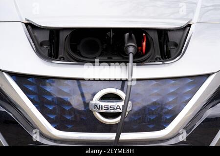 Un'auto elettrica Nissan Leaf a pagamento, Londra. Data immagine: Venerdì 5 marzo 2021. Foto Stock