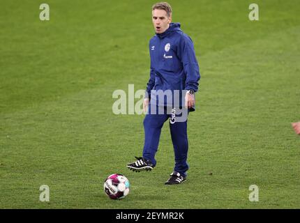 Gelsenkirchen, Germania. Firo: 05.03.2021 Fuvuball: Calcio: 1° Bundesliga, stagione 2020/21 FC Schalke 04 - FSV Mainz Co-coach: Sven Piepenbrock Credit: Jvºrgen Fromme/firosportphoto/pool | usage worldwide/dpa/Alamy Live News 2021 Foto Stock