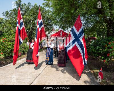 Norvegesi con amici, coniugi e bambini thailandesi, celebrando la loro giornata nazionale, il giorno della costituzione, il 17 maggio 2019 presso l'ambasciatore norvegese Foto Stock