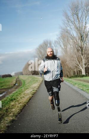 eseguire l'addestramento con protesi sportive Foto Stock