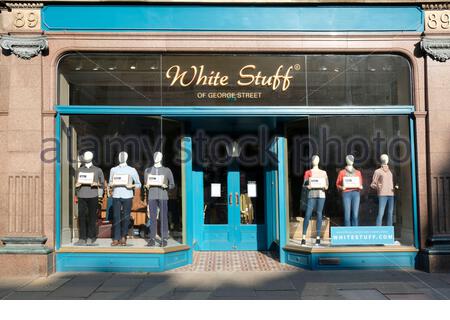 White Stuff of George Street Clothing Store, temporaneamente chiuso a causa della pandemia di Coronavius Covid-19, George Street, Edimburgo, Scozia Foto Stock