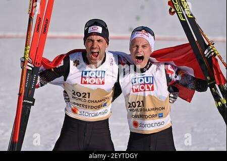 Da destra: Johannes LAMPARTER (AUT), Lukas GREIDERER (AUT), vincitore, vincitore, giubilazione, gioia, entusiasmo, alla fine. Nordic Combined Team Sprint LH/2x 7.5 km, Nordic Combined Men, il 6 marzo 2021. FIS Nordic World Ski Championships 2021 a Oberstdorf dal 22 febbraio al 7 marzo 2021. | utilizzo in tutto il mondo Foto Stock