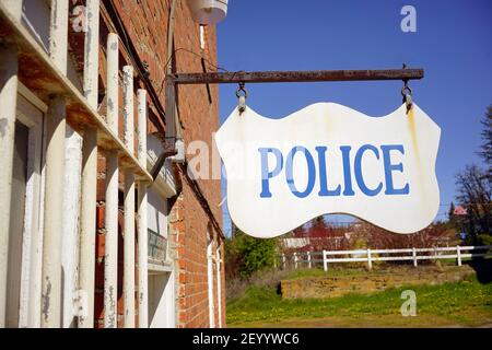 Il dipartimento di polizia Segno piccolo comune rurale America Foto Stock