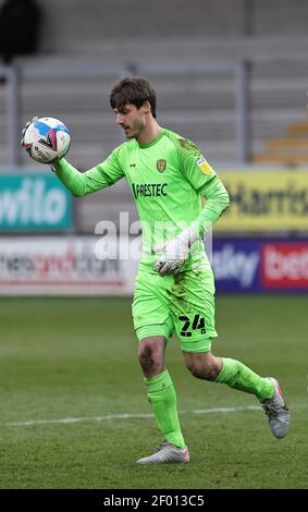 BURTON SU TRENT, REGNO UNITO. 6 MARZO: Ben Garratt di Burton Albion durante la partita Sky Bet League 1 tra Burton Albion e Peterborough United al Pirelli Stadium di Burton upon Trent sabato 6 marzo 2021. (Credit: James HolyOak | MI News) Credit: MI News & Sport /Alamy Live News Foto Stock