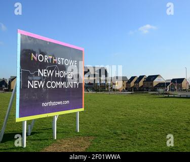 Cambridge, uk, Northstowe, 27-02-2021. Grande cartello all'ingresso di Northstowe per la città nuova in costruzione su ridondante MOD Airfield a Cambridge Foto Stock
