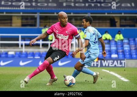 Birmingham, Regno Unito. 06 marzo 2021. Andre Wisdom 2 della contea di Derby controlla il pallone a Birmingham, Regno Unito, il 3/6/2021. (Foto di Simon Bissett/News Images/Sipa USA) Credit: Sipa USA/Alamy Live News Foto Stock