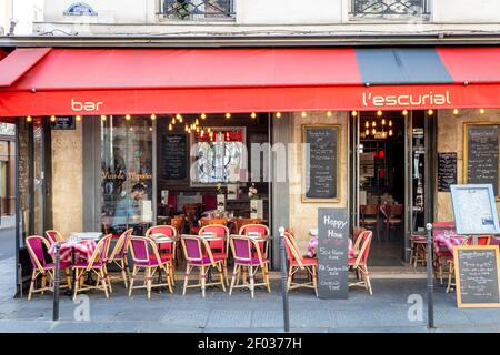 L'Escurial - caffè e birreria lungo Rue de Turenne nel Marais, Parigi, Francia Foto Stock