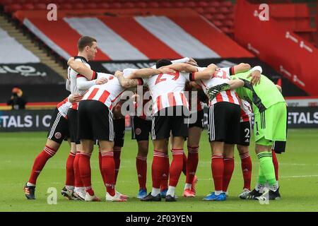 Sheffield, Regno Unito. 06 marzo 2021. Sheffield United ha un team huddle a Sheffield, Regno Unito, il 3/6/2021. (Foto di Mark Cosgrove/News Images/Sipa USA) Credit: Sipa USA/Alamy Live News Foto Stock