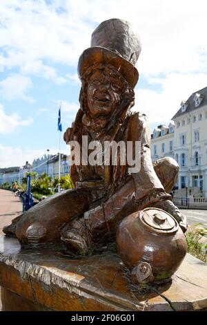 Statua di Mad Hatter sulla Llandudno Promenade North Wales UK Foto Stock