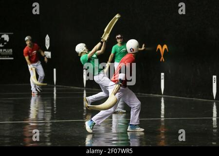 Cesta punta. Pelota basco sport. Jai-Alai Biarritz. Pays Basco. Francia. Foto Stock