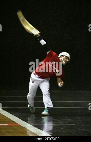 Cesta punta. Pelota basco sport. Jai-Alai Biarritz. Pays Basco. Francia. Foto Stock