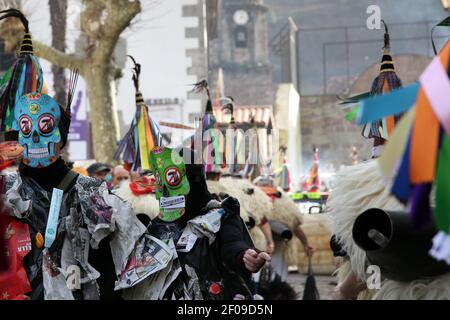 Zubieta, Navarra, Spagna - 28 Gennaio, 2020 : tradizionale carnevale masquerade Joadunak Foto Stock