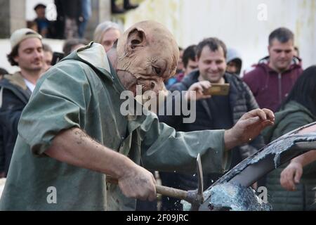 Zubieta, Navarra, Spagna - 28 Gennaio, 2020 : tradizionale carnevale masquerade Joadunak Foto Stock