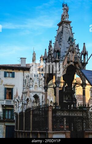 Verona, Italia: Tombe Scaligero in marmo gotico nel centro della città antica. Foto Stock