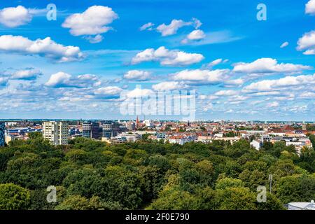 Berlino, Germania. La città di Berlino, il paesaggio urbano, come visto da Siegessäule / Tiergarten. Foto Stock