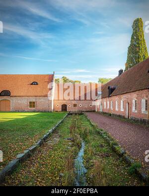 Il castello di Backaskog, nella Svezia meridionale, era originariamente un monastero costruito nel XIII secolo. Foto Stock