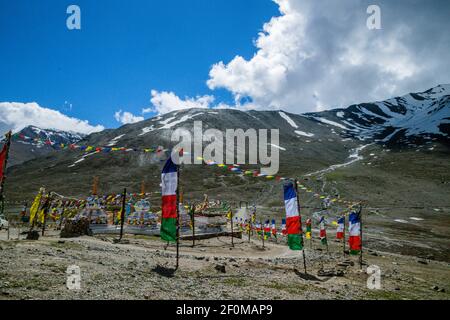 Kunzum pass in un giorno estivo Foto Stock