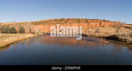 Bighorn River Paese rurale Thermopolis Wyoming alte scogliere Foto Stock