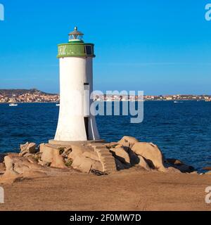 Piccolo faro di Porto Faro - Palau, Sardegna, Italia Foto Stock