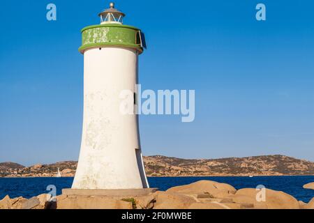 Piccolo faro di Porto Faro - Palau, Sardegna, Italia Foto Stock