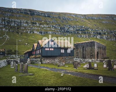 Kirkjuboargardur, anche chiamato Roykstovan, è una fattoria storica e museo a Kirkjubour, Isole Faroe. Costruito nel 11 ° secolo è uno dei Foto Stock