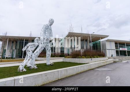 Scultura d'arte insieme di David Jacob Harder al Minoru Center for Active Living. Foto Stock