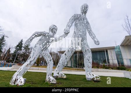 Scultura d'arte insieme di David Jacob Harder al Minoru Center for Active Living. Foto Stock