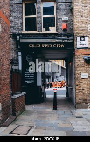 Old Red Cow Public House, Long Lane, Smithfield City di Londra, Inghilterra, Regno Unito Foto Stock