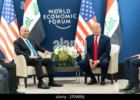 Il Presidente Donald Trump incontra il Presidente della Repubblica irachena Barham Salih mercoledì 22 2020 gennaio al Centro Congressi Davos di Davos Svizzera. Foto Stock