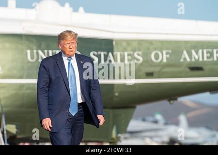 Il presidente Donald Trump sbarca Marine One alla Marine Corps Air Station Miramar di San Diego mercoledì 18 2019 settembre e si imbarca su Air Force One sulla strada per la Joint base Andrews M. Foto Stock