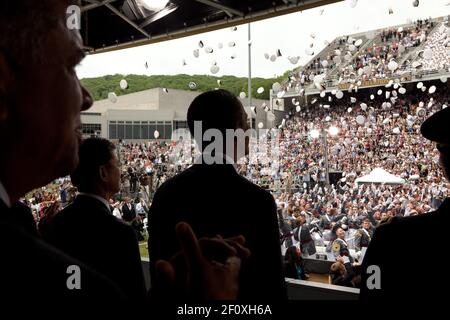 Il presidente Barack Obama partecipa al discorso d'inizio dell'Accademia militare degli Stati Uniti al Michie Stadium di West Point, N. Y., 22 maggio 2010. Foto Stock