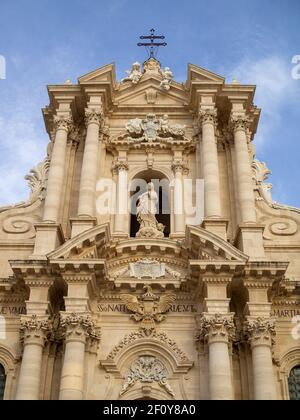 Cattedrale di Siracusa dettaglio facciata Foto Stock