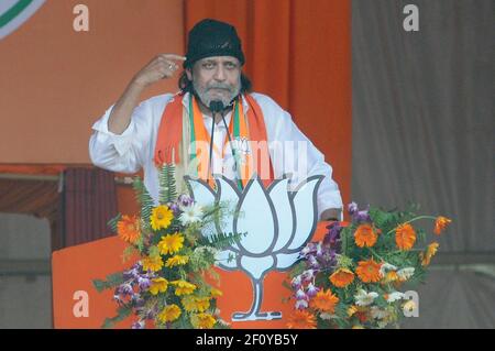 Kolkata, India. 07 marzo 2021. (3/7/2021) Bengalese Filmstar Mithun Chakraborty addressess durante il primo Mintiter Narendra modi elezione campain rally a brigade parata terra prima delle elezioni di assemblea legislativa di stato. (Foto di Ved Prakash/Pacific Press/Sipa USA) Credit: Sipa USA/Alamy Live News Foto Stock