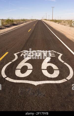 Strada rurale 66 due corsia di autostrada storico Asfalto Screpolato Foto Stock