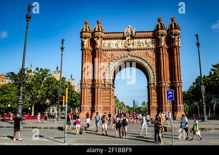 Barcellona, Spagna - 25 luglio 2019: Arco trionfale di Barcellona, un famoso punto di riferimento nella città di Barcellona in Spagna Foto Stock