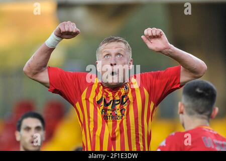 Kamil Glik giocatore di Benevento, durante la Coppa Italia partita tra Benevento vs Empoli risultato finale 2-4, partita disputata allo stadio i del Ciro Vigorito Foto Stock