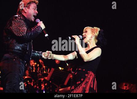 Dollar sul palco al 'Here and Now 80's Concert' tenuto alla Wembley Arena di Londra, Regno Unito. 15 dicembre 2002 Foto Stock