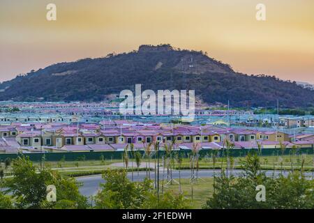 Veduta aerea delle case condominiali della periferia a Guayaquil, Ecuador Foto Stock