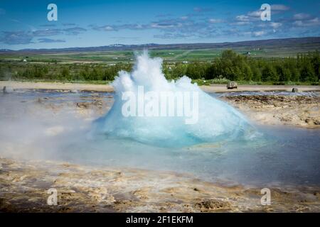 La geotermia, Strokkur geyser in Islanda Foto Stock