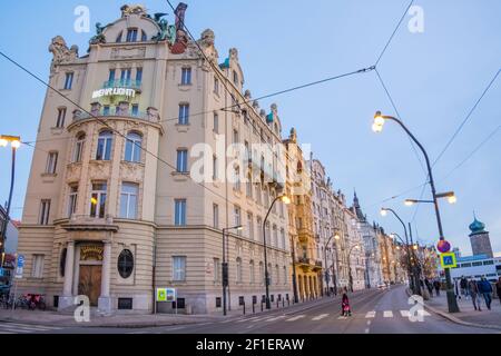 Masarykovo nabrezi, lungo il fiume, nove mesto, Praga, Repubblica Ceca Foto Stock