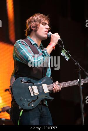 Cantautrice inglese di Singer, Charlie Simpson, ex Busted e Fightstar, si esibisce al Greenbelt Festival, Regno Unito nel 2012 Foto Stock