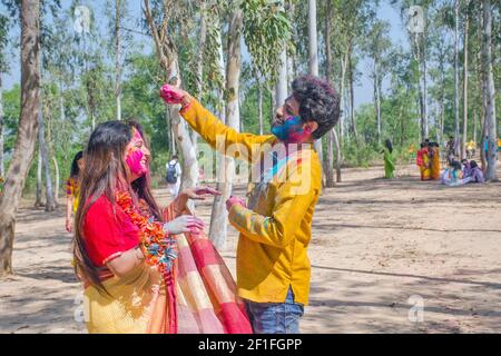 festa di holi al viswabharati shantiniketan ovest bengala india Foto Stock