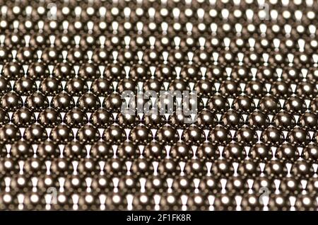 Un numero elevato di cuscinetti a sfere distanziati in modo uniforme Foto Stock
