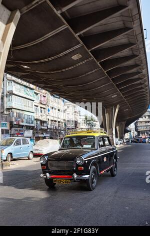 Un Taxi Premier Padmini a Mumbai, India 2013. Foto Stock