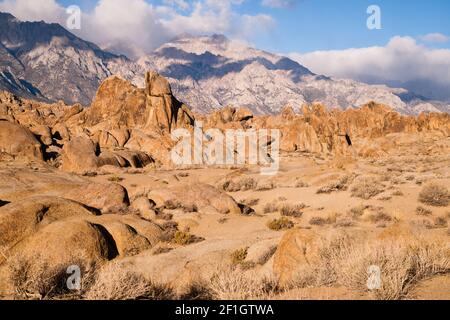 Alabama Hills appena fuori Lone Pine California su Movie Flat Strada Foto Stock