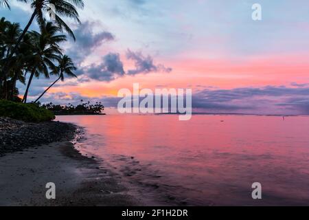 Alba sulla spiaggia di Lahaina, Lahaina, Maui, Hawaii, Stati Uniti Foto Stock