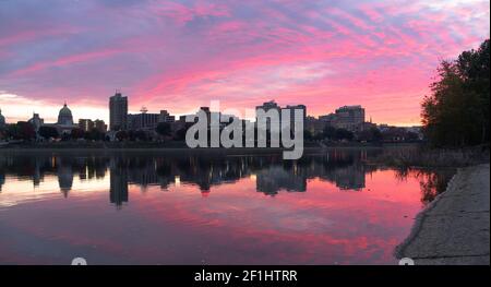 Sunrise Susquehanna River Harrisburg, Pennsylvania Downtown City Skyline Foto Stock