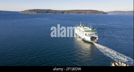 Vista aerea Ferry Crossing Puget Sound diretto per Vashon Island Foto Stock