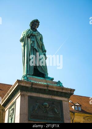 Il monumento a Schiller a Schillerplatz, Stoccarda, Baden-Wuerttemberg, Germania Foto Stock