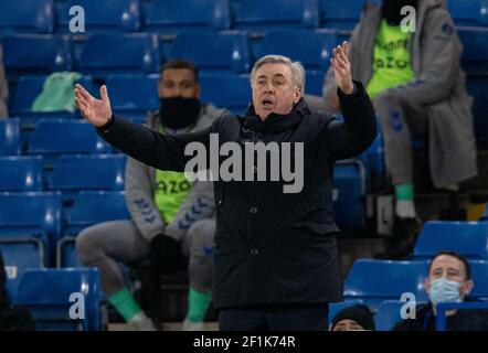 Londra, Regno Unito. 9 marzo 2021. Il manager di Everton, Carlo Ancelotti, reagisce durante la partita della Premier League tra Chelsea ed Everton a Stamford Bridge a Londra, in Gran Bretagna, l'8 marzo 2021. Credit: Xinhua/Alamy Live News Foto Stock